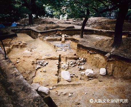 写真1.北西裾部の調査全景(大阪文化財研究所提供)