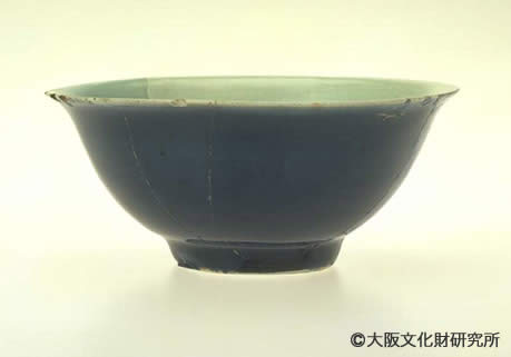 写真1.瑠璃釉碗(中国)