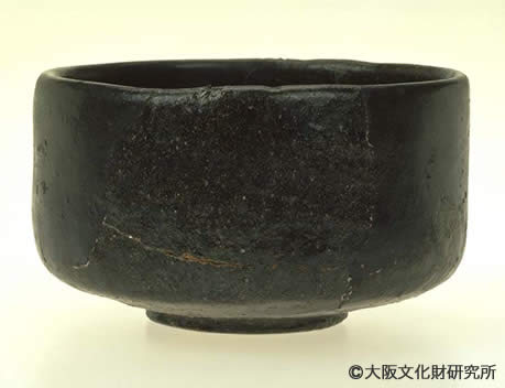 写真6.軟質施釉陶器茶碗(京ヵ)