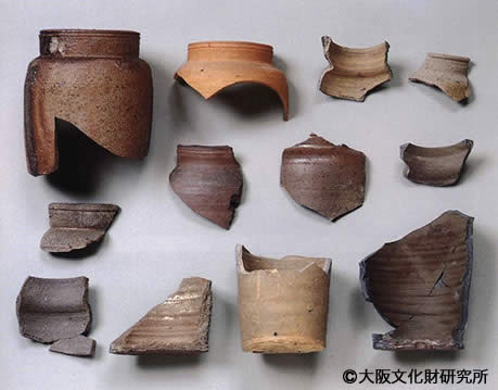 写真2.出土したベトナム産陶器破片