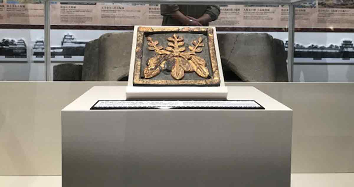 大坂城の金箔飾瓦