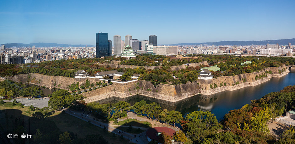 写真3.大阪歴史博物館10階から観る大阪城全景