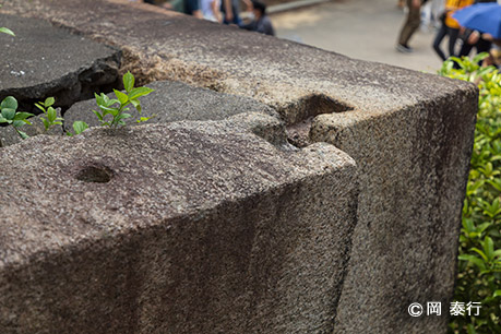 写真3.「ちぎり」の痕跡。鉛は失われている